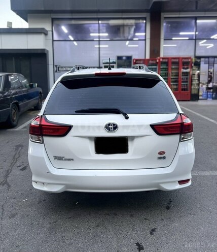 Toyota Corolla Fielder-2