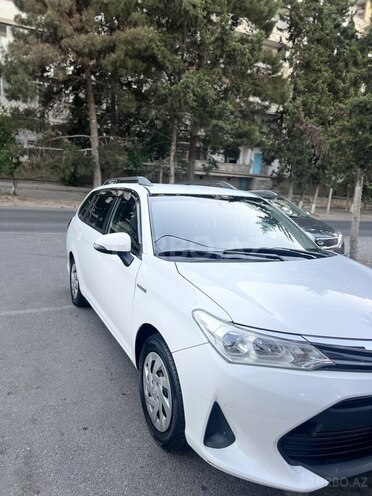 Toyota Corolla Fielder-5