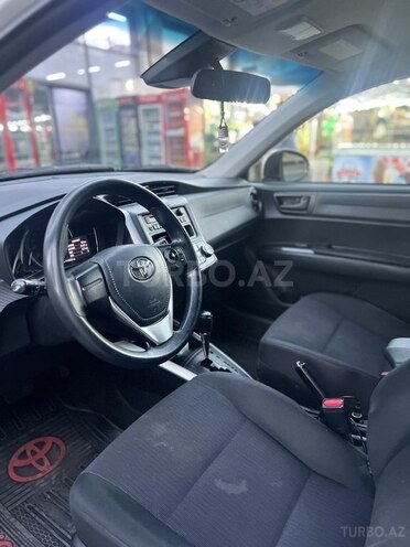 Toyota Corolla Fielder-3