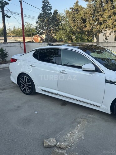 Kia Optima-3