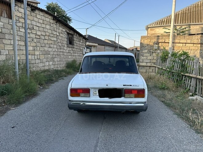 LADA (VAZ) 2107-2