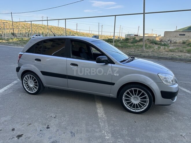 Kia Rio-4