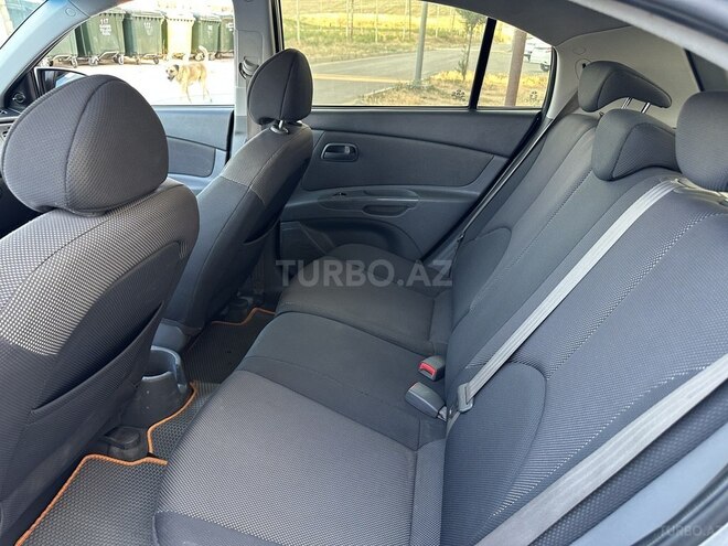 Kia Rio-14