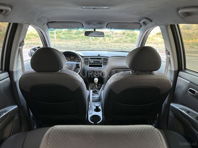 Kia Rio-13
