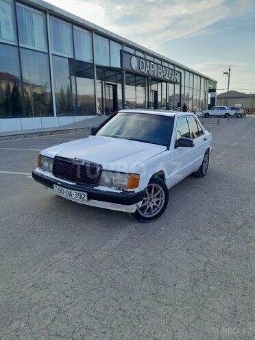 Mercedes 190-1