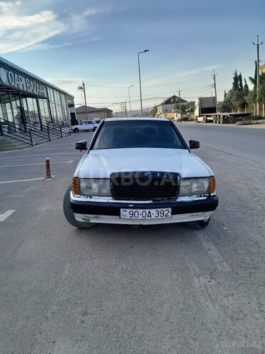 Mercedes 190-4