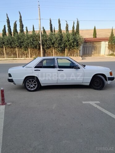 Mercedes 190-5