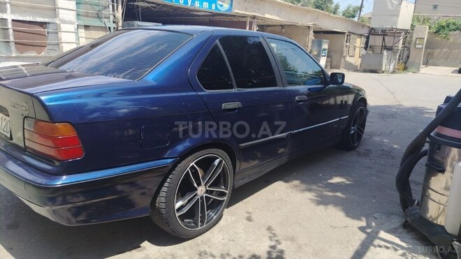 BMW 320-4