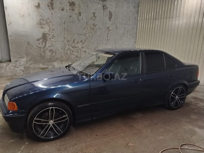 BMW 320-9