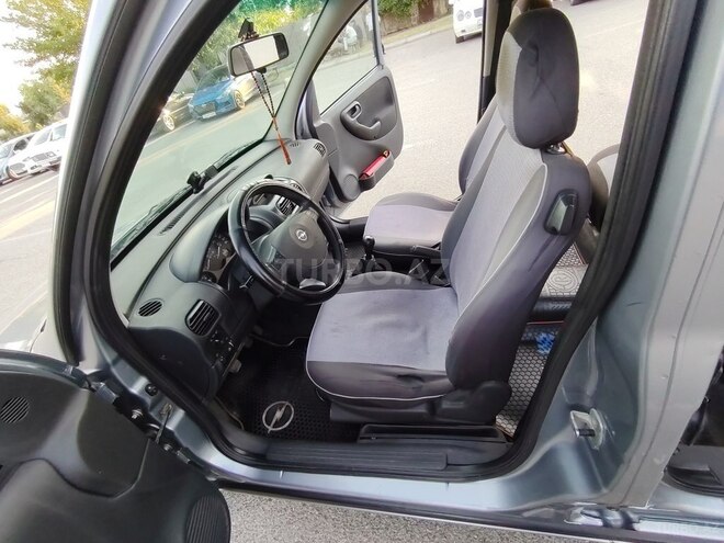 Opel Combo-10