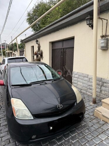 Toyota Prius-4