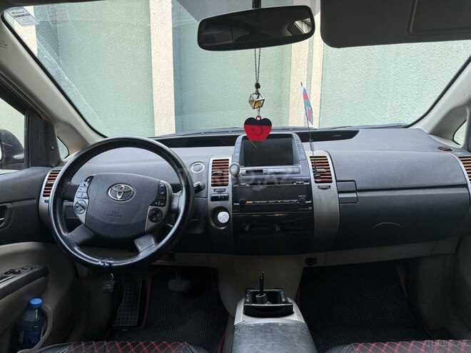 Toyota Prius-6