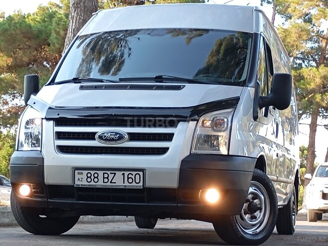 Ford Transit-4