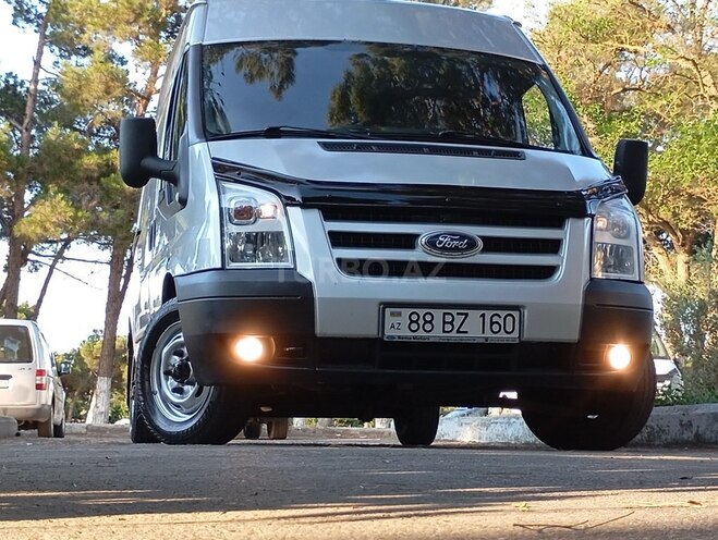 Ford Transit-7