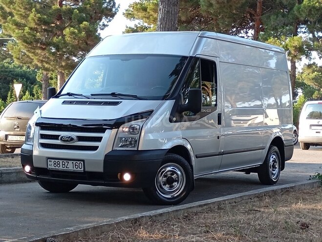 Ford Transit-6
