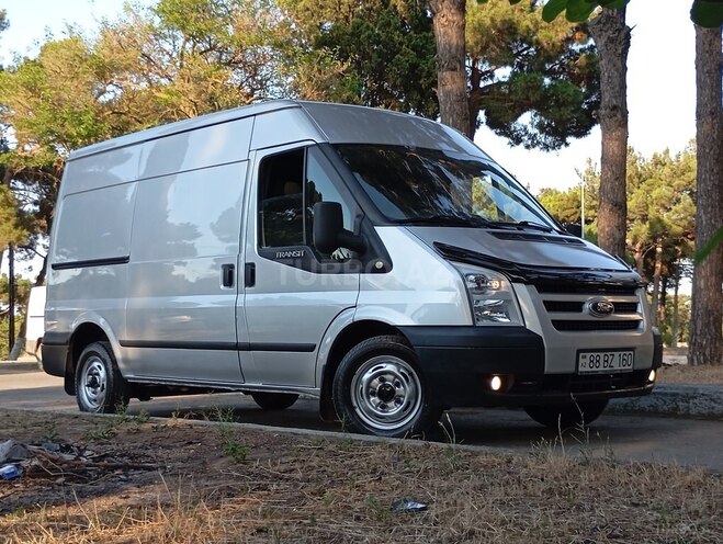 Ford Transit-10