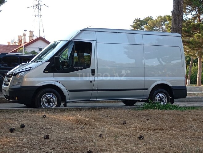 Ford Transit-11