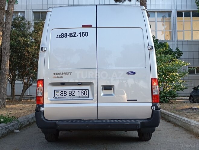 Ford Transit-14