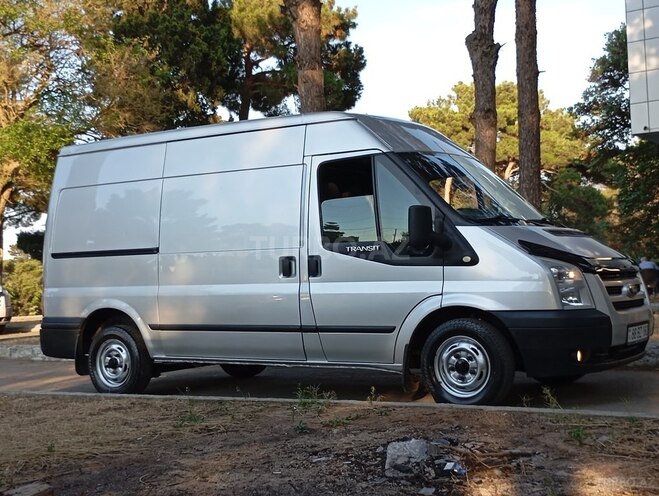 Ford Transit-12