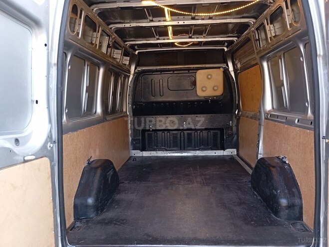 Ford Transit-15