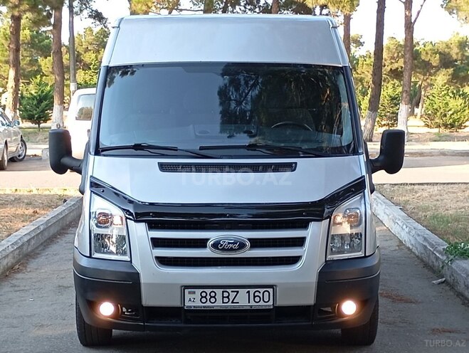 Ford Transit-3