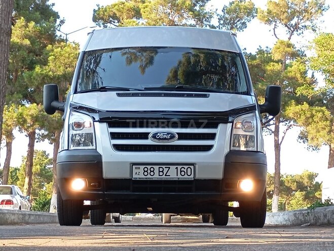 Ford Transit-2