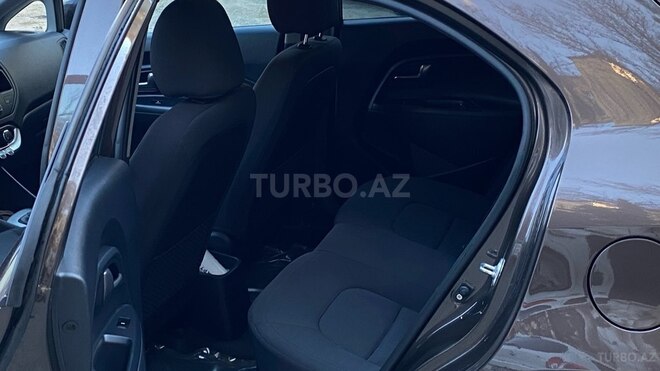 Kia Rio-12