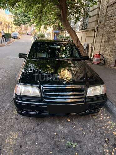Mercedes C 220-1