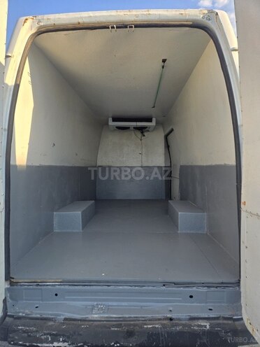 Ford Transit-10