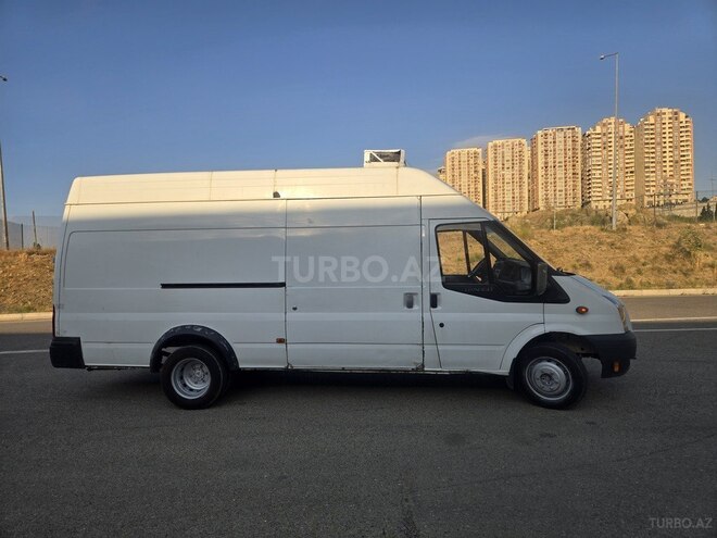 Ford Transit-4