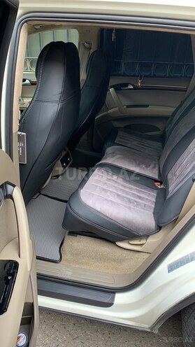 Audi Q7-4
