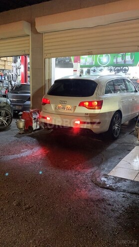 Audi Q7-2