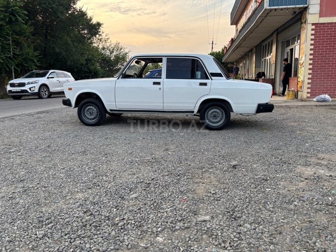 LADA (VAZ) 2107-5