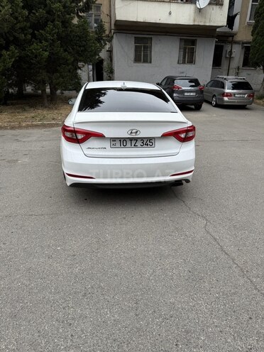 Hyundai Sonata-2