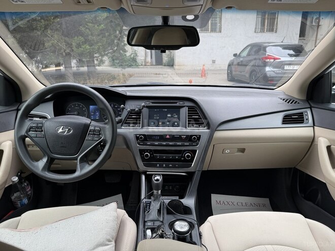 Hyundai Sonata-5