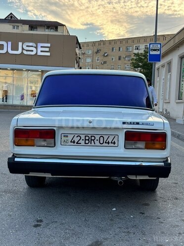 LADA (VAZ) 2107-2