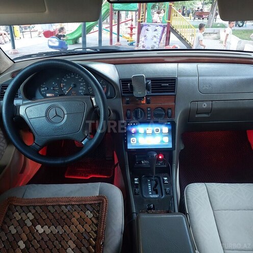 Mercedes C 220-2