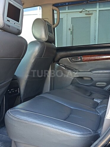 Toyota Land Cruiser Prado-6