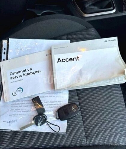 Hyundai Accent-12