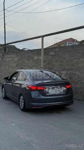 Hyundai Accent-4