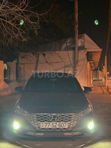 Hyundai Accent-2