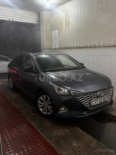 Hyundai Accent-3