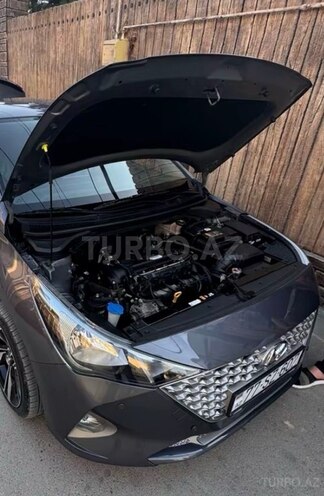 Hyundai Accent-7