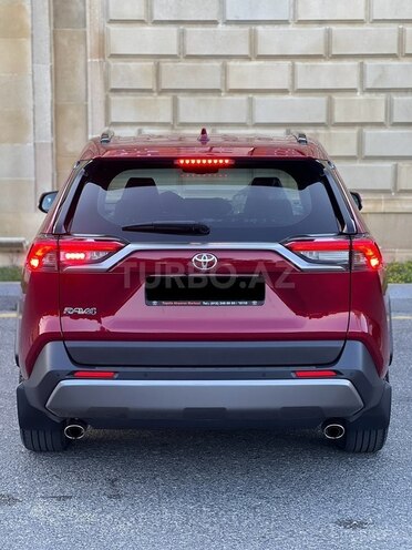 Toyota RAV4-8