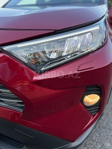 Toyota RAV4-16