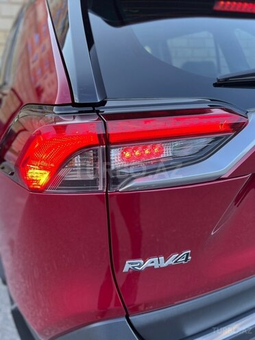 Toyota RAV4-15