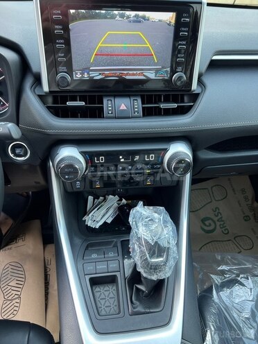 Toyota RAV4-14