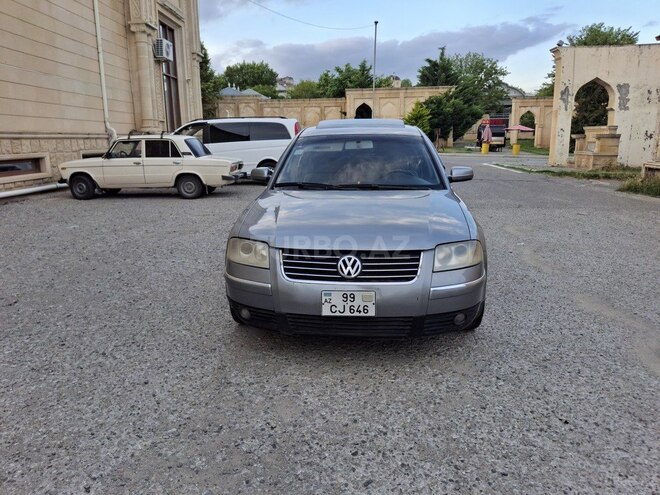 Volkswagen Passat-1