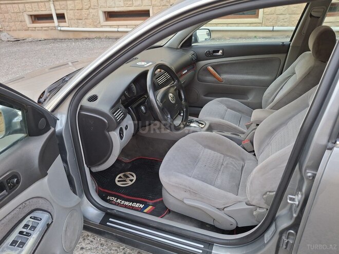 Volkswagen Passat-12