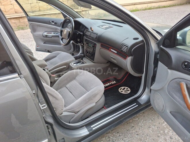 Volkswagen Passat-11